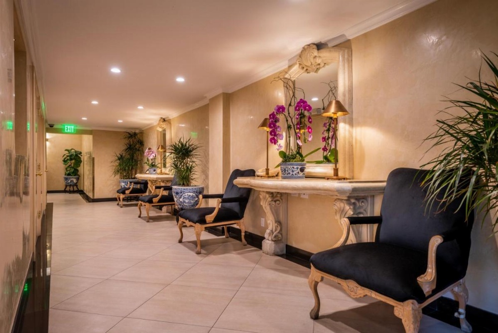 Beverly Hills Plaza Hotel Image 19