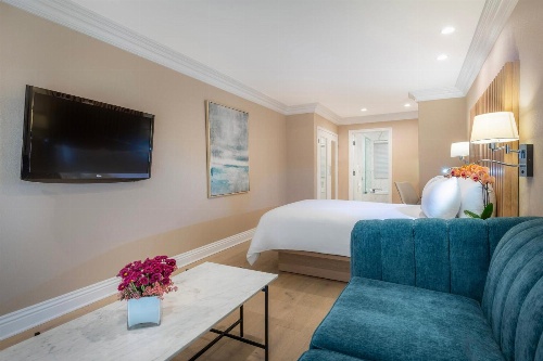 Beverly Hills Plaza Hotel image 3