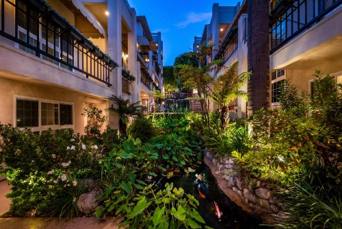 Beverly Hills Plaza Hotel image 34