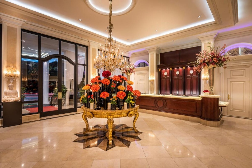 Beverly Hills Plaza Hotel Image 37