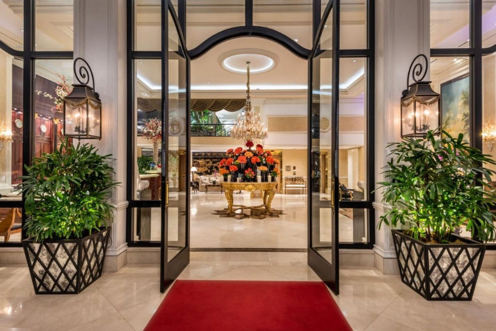 Beverly Hills Plaza Hotel Image 38